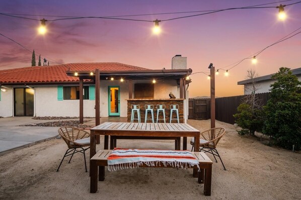 Outdoor dining