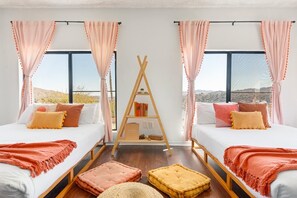 3 camere, una scrivania, ferro/asse da stiro, culla da viaggio