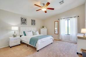 4 bedrooms, desk, iron/ironing board, WiFi - Hike, Bike, Bring Your Pets! Mtn-View Tucson Home (Tucson)