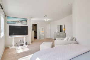 4 soveværelser, skrivebord, strygejern/strygebræt, Wi-Fi