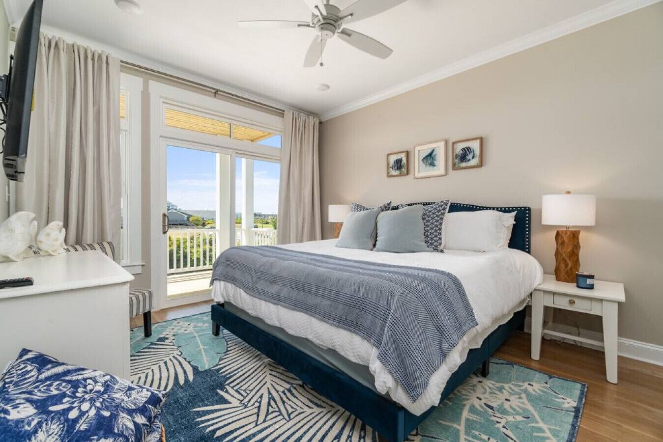 3 bedrooms, desk, iron/ironing board, free WiFi