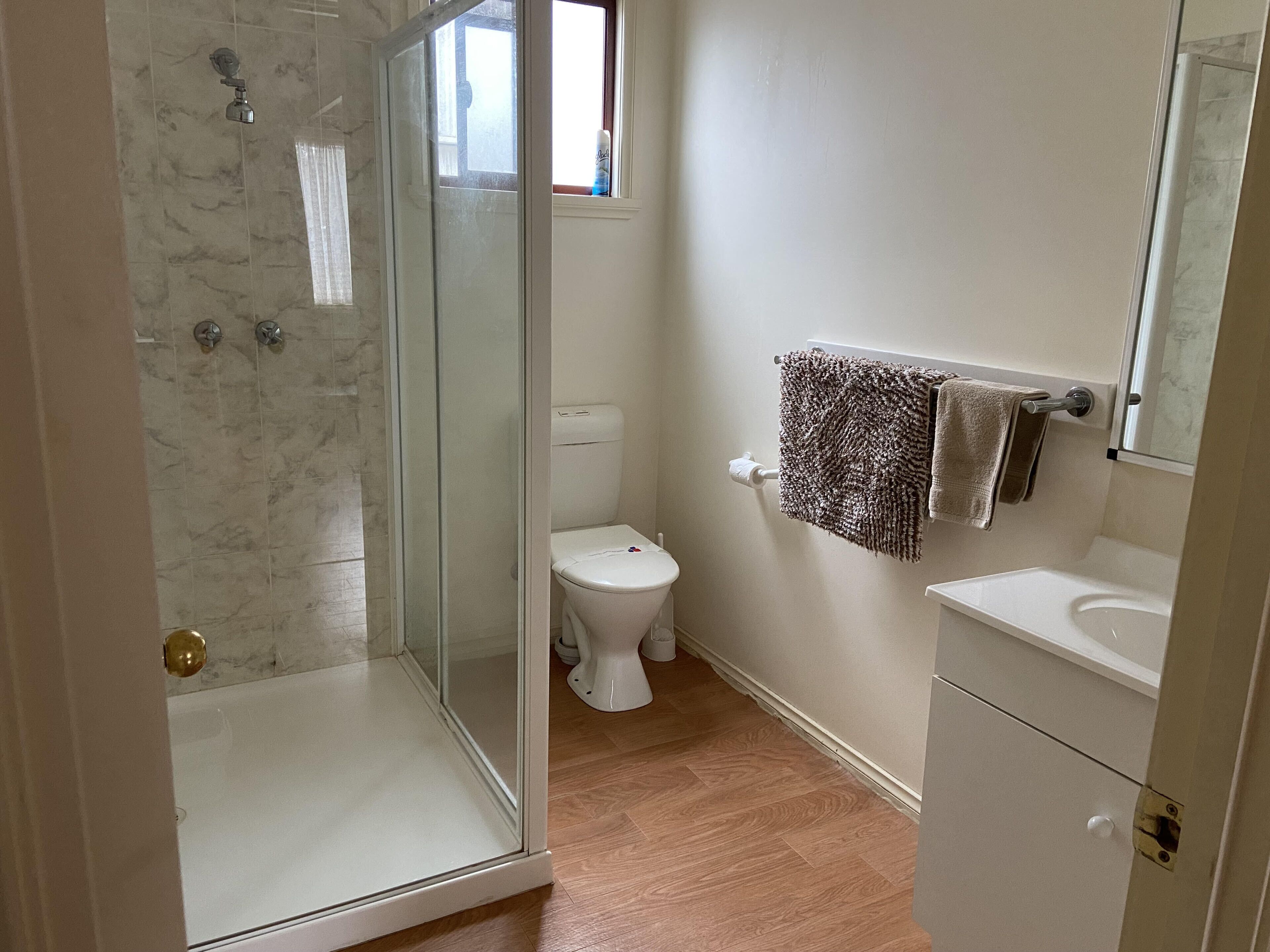 Deluxe Cabin, 2 Bedrooms | Bathroom