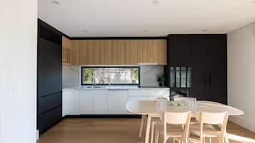 Superior Cabin | In-room dining