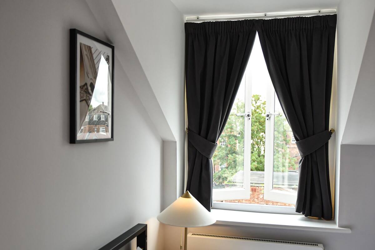 Egyptian cotton sheets, premium bedding, memory-foam beds, desk