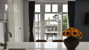 Unclassified image, 3 of 69, button - Victoria Colonnade ApartHotel (Royal Leamington Spa)
