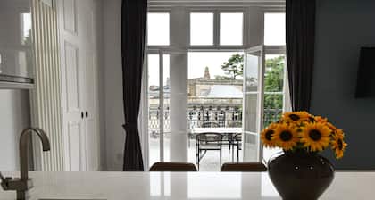 Victoria Colonnade ApartHotel