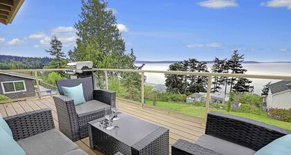 Pristine modern home with sweeping water views