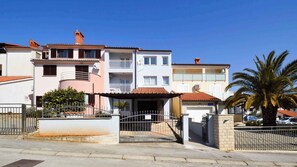 Exterior - Holiday apartment with air conditioning and parking (Pula)