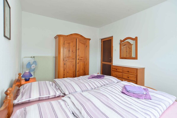 2 Schlafzimmer, Bügeleisen/Bügelbrett, Reisekinderbett, Internetzugang