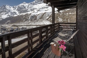 Property grounds - Breuil Cervinia Ski Paradise Apartment ski in/ski out  large terrace, garage (Breuil Cervinia)