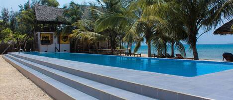 無邊際泳池