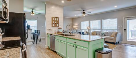 المنشأة من الداخل