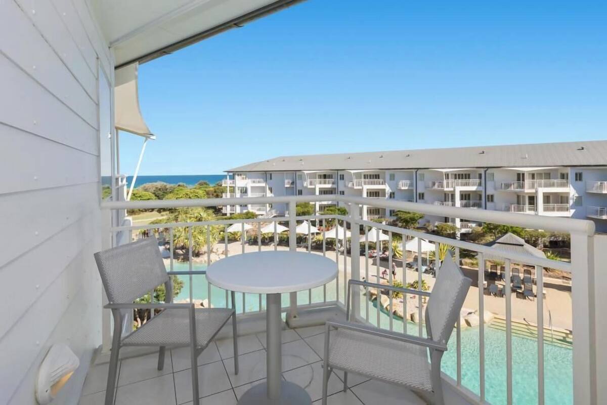 Two Bedroom Dual-Key Spa Suite | Balcony