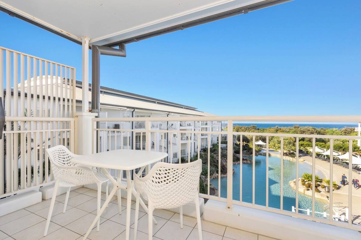 Two Bedroom Dual-Key Spa Suite with Ocean View | Balcony view