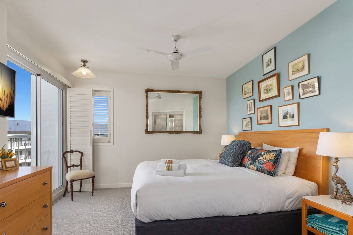 One Bedroom Spa Suite with Ocean View | Individually decorated, individually furnished, iron/ironing board