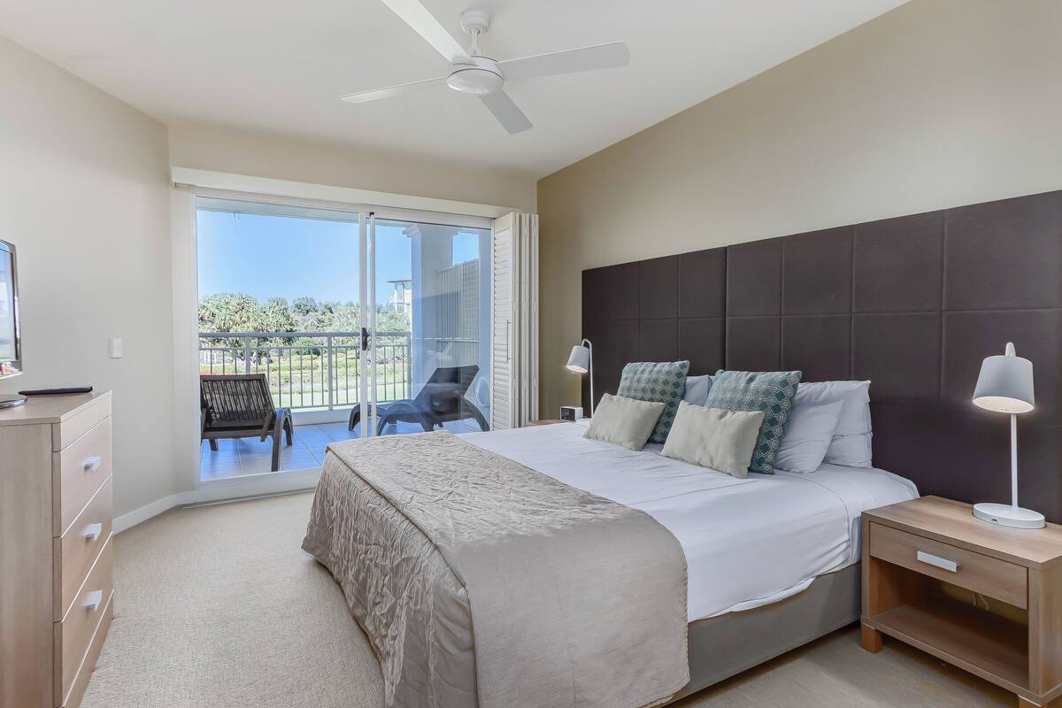 One Bedroom Spa Suite | Individually decorated, individually furnished, iron/ironing board