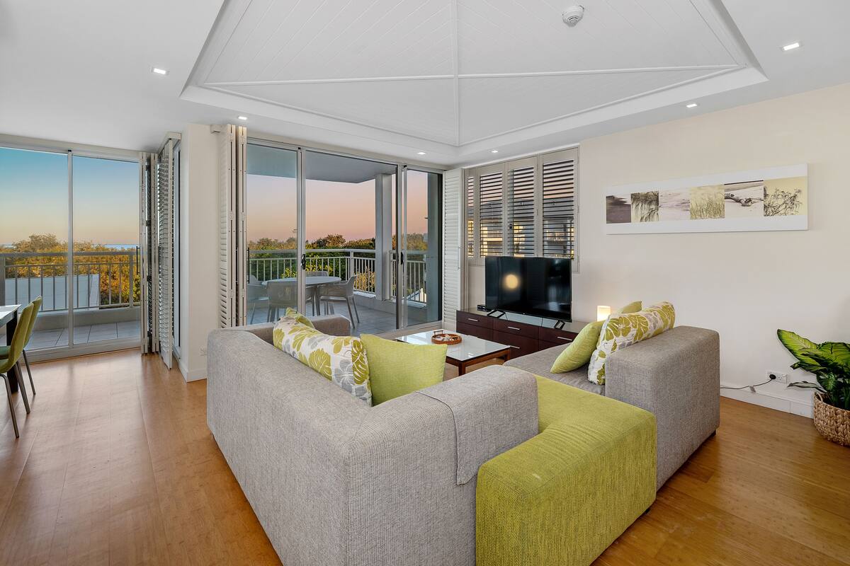 Two Bedroom Club Suite with Ocean View | Living area | 32-inch Smart TV with digital channels