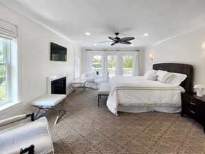 6 bedrooms, desk, iron/ironing board, travel cot