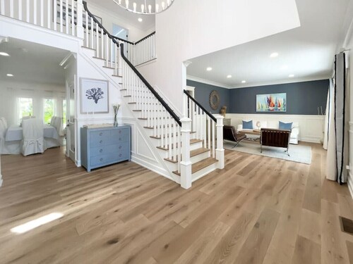 New Construction Modern Luxury Retreat w 6 Beds