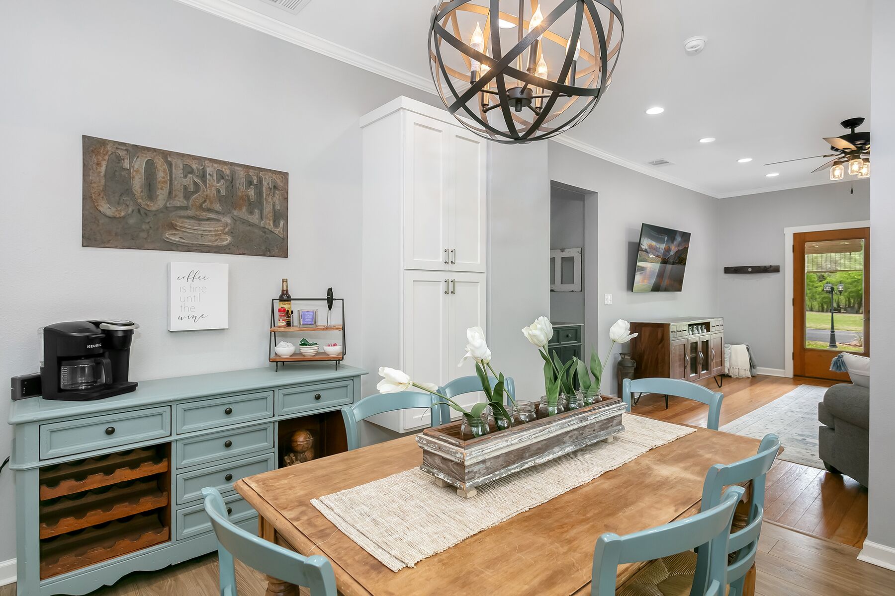 Rescue R&R | 2/2 Bungalow | King Beds | Full Kitchen | Gas Grill | Gas Fire Pit