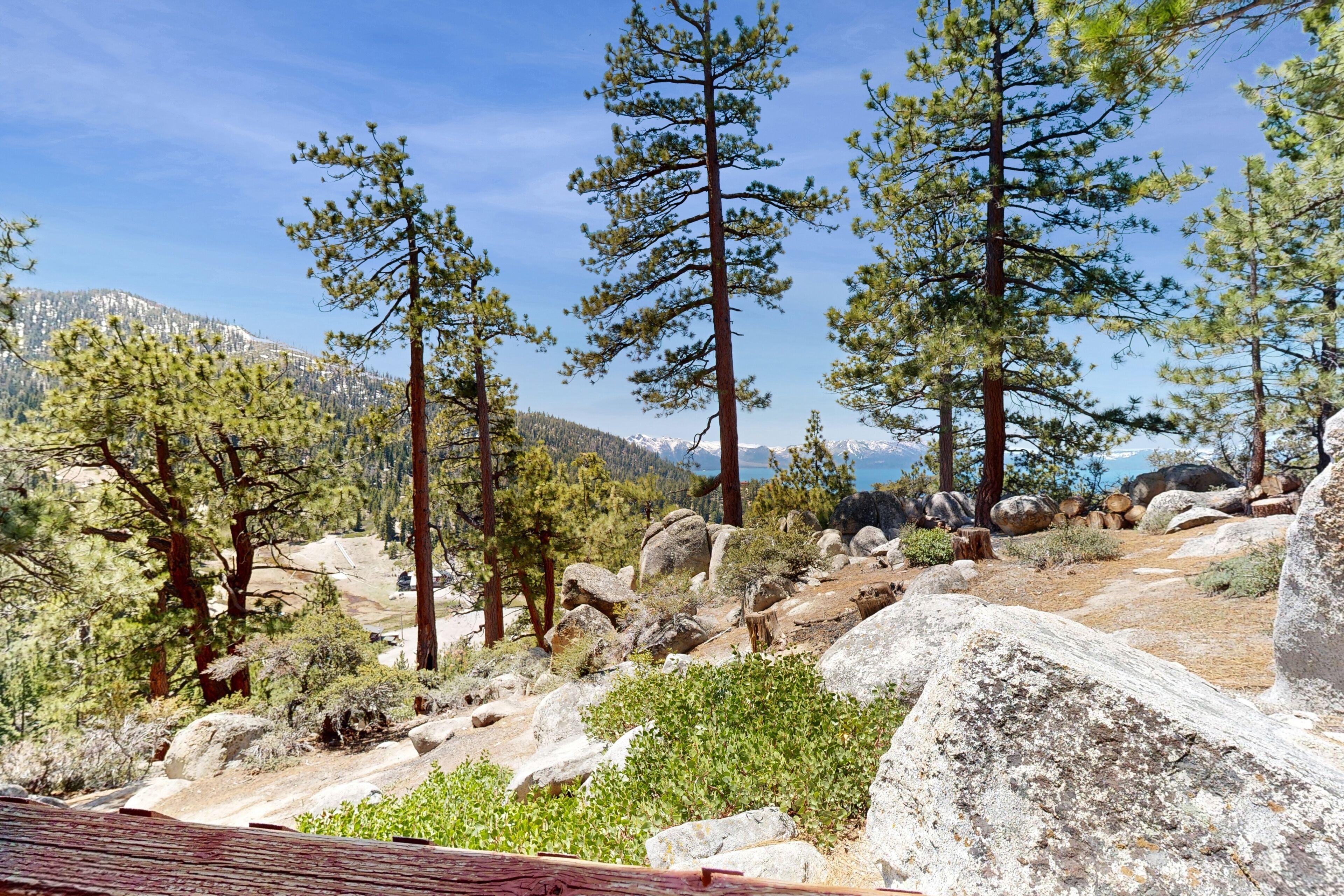 Updated condo with pool near Stagecoach Lodge & Lakeside Beach, sleeps 4