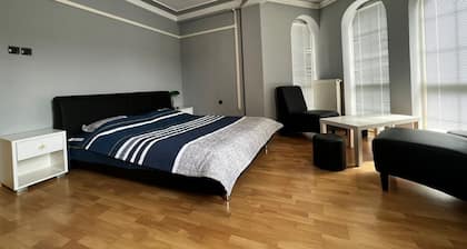 Spacious apartment-5 minutes from the city center!