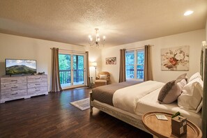 5 室のベッドルーム、デスク、アイロン / アイロン台、WiFi