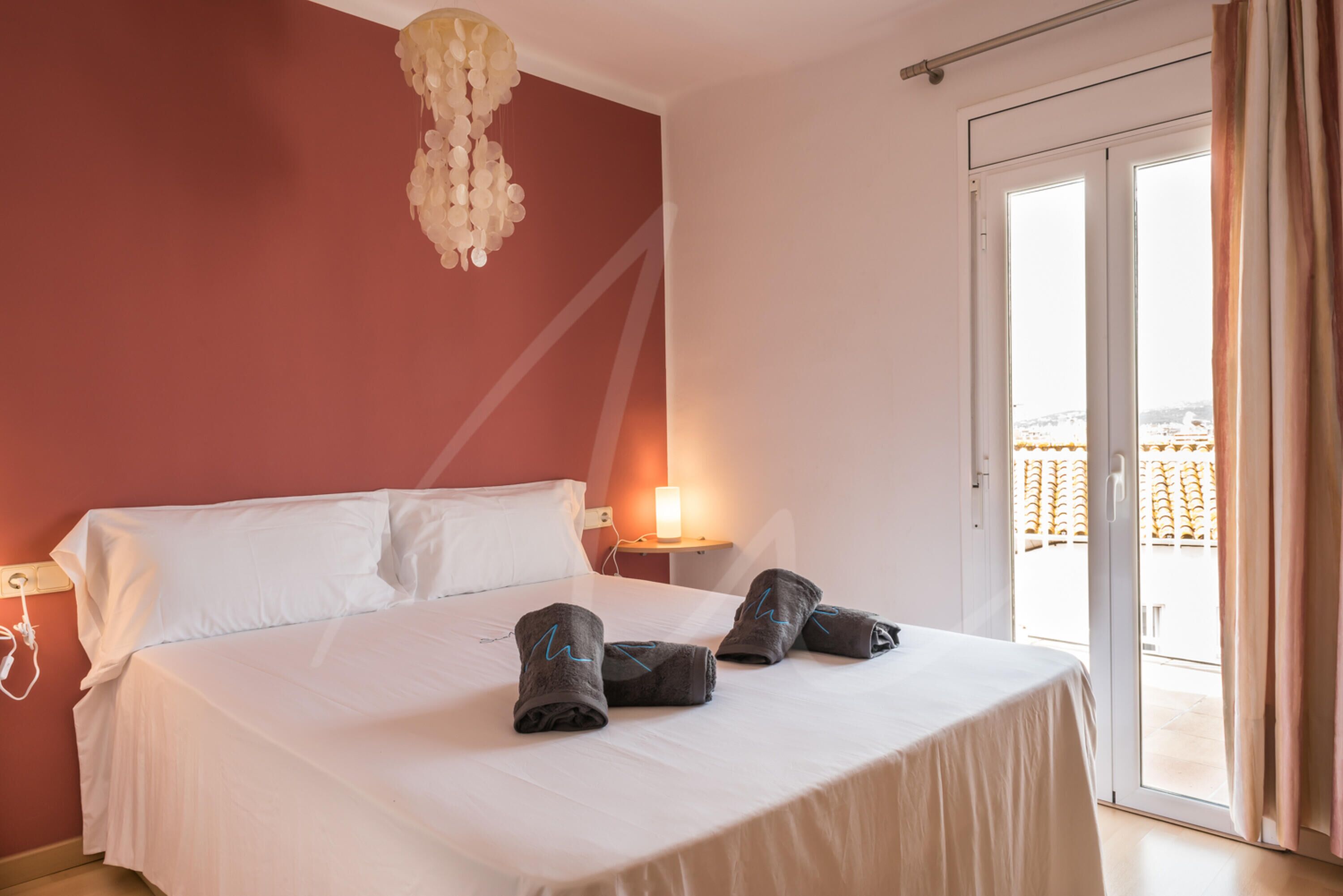 3 bedrooms, iron/ironing board, internet