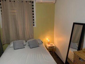 1 chambre, fer et planche à repasser, accès Internet, draps fournis