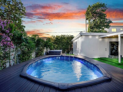 Villa Ciao Bella | Sleeps 25 | Pool + Hot Tub