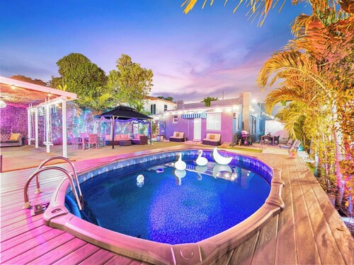 Villa Ciao Bella | Sleeps 25 | Pool + Hot Tub