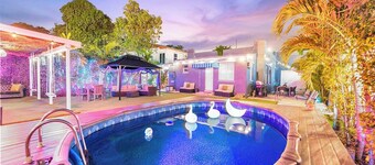 Villa Ciao Bella | Sleeps 25 | Pool + Hot Tub