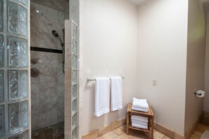 Shower, hair dryer, towels, soap - Tropical Rendezvous Suite - Luxury Studio in tropical gardens with koi ponds. (Koloa)