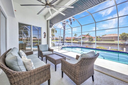 AMAZING!! Remodeled Punta Gorda waterfront home; HEATED SALT POOL; golf nearby