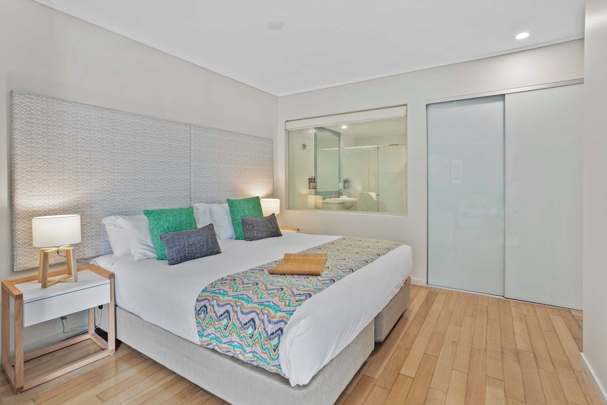 Departamento Deluxe, 2 habitaciones | 1 habitación, decoración personalizada y muebles diferentes