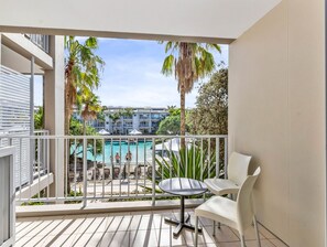 Two Bedroom Dual-Key Spa Suite with Pool View | Balcony - The Sand Resort Apartments - Holiday Management Co (Kingscliff)