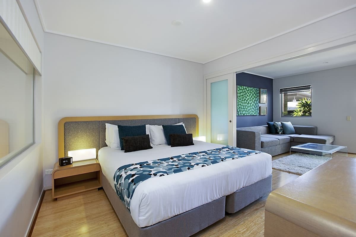 1 habitación, decoración personalizada y muebles diferentes