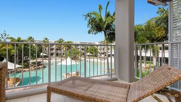 One Bedroom Spa Suite with Pool View | Balcony