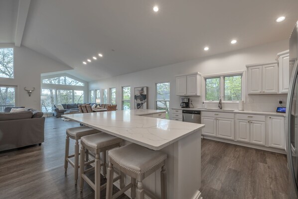 Interior - Mood Swing by Innsbrook Vacations! (Wright City)