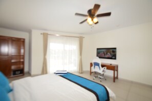 2 bedrooms, in-room safe, desk, iron/ironing board