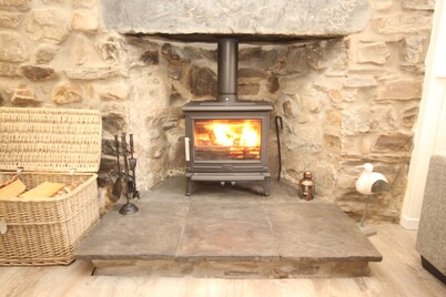 Zen Cottage, Cullen - Sleeps 4, Garden & Pets Ok