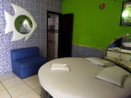 Luxury Studio Suite | Minibar, laptop workspace, blackout drapes, free WiFi