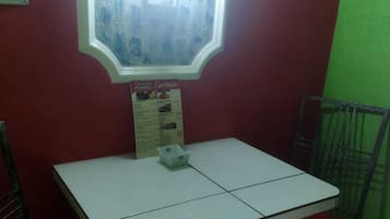Luxury Studio Suite | In-room dining