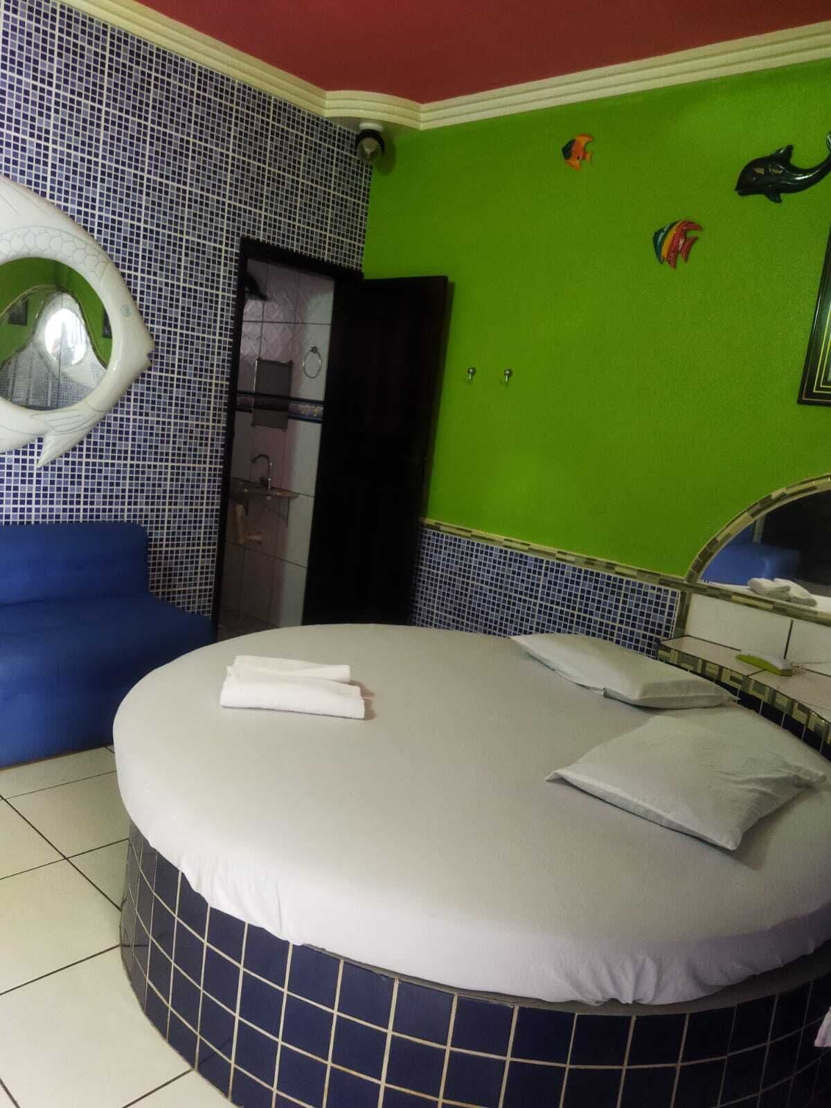 Estudi en suite de luxe | Minibar, espai de treball apte per a portàtils i cortines opaques 