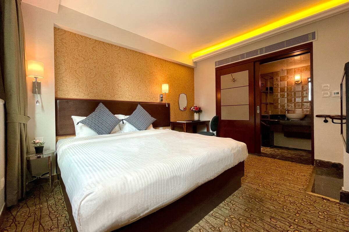 Duplex Room At Top Level | In-room safe, desk, blackout curtains, free WiFi