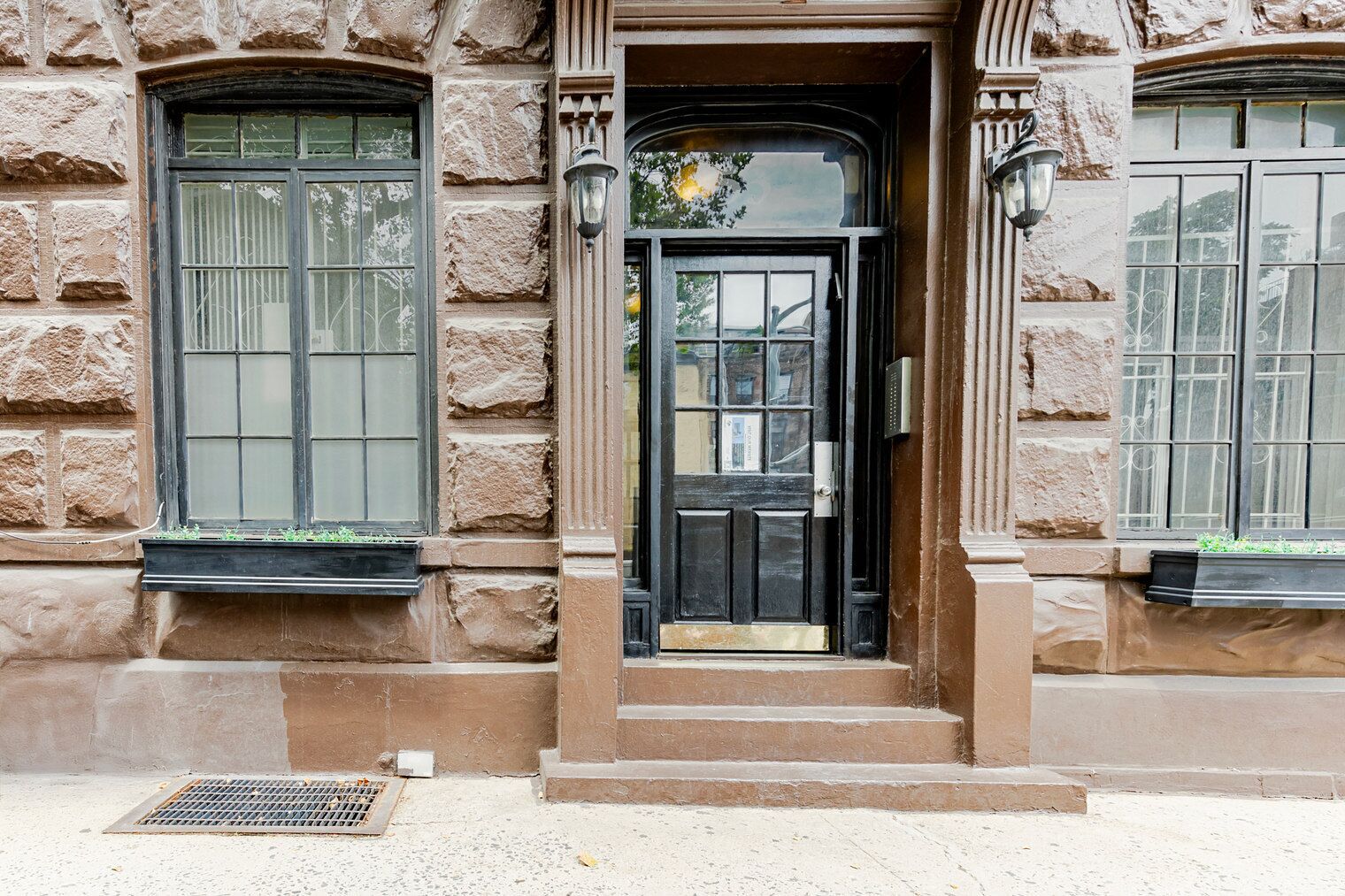 تفاصيل الفندق من الخارج