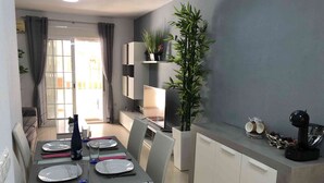 Dining - Magnificent Apartment Mar de Cristal, Pl Baja Urb private, leisure and swim 1 (Islas Menores)