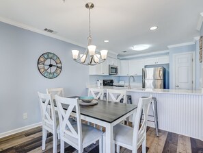Dining - South End Tybee Getaway, Short Walk to Beach (Tybee Island)
