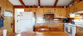 Dog-friendly, mountain view cabin w/ WiFi, and private W/D
