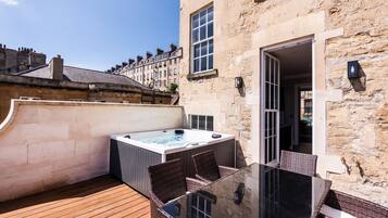 Luxury House, Private Bathroom, City View (Spirit Merchant House) | Garden